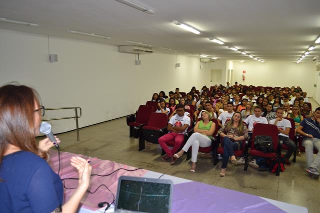 Mesa redonda debateu os 10 anos da Lei Maria da Penha - Imagem 9