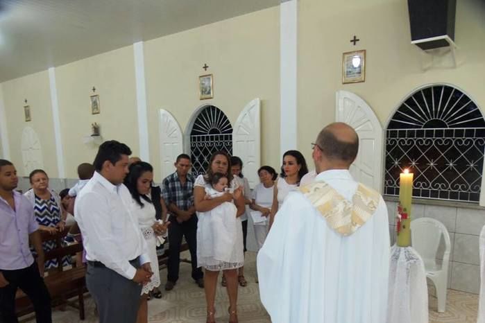 Celebração religiosa do Batizado de Maria Lucia. - Imagem 13