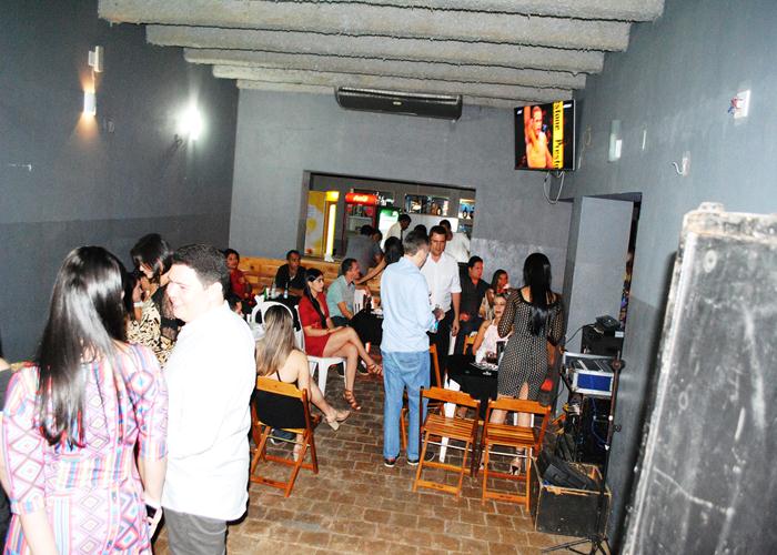 Banda Retrôp2 surpreende público com apresentação na boate Casarão  - Imagem 22