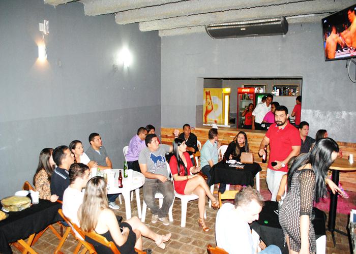 Banda Retrôp2 surpreende público com apresentação na boate Casarão  - Imagem 24