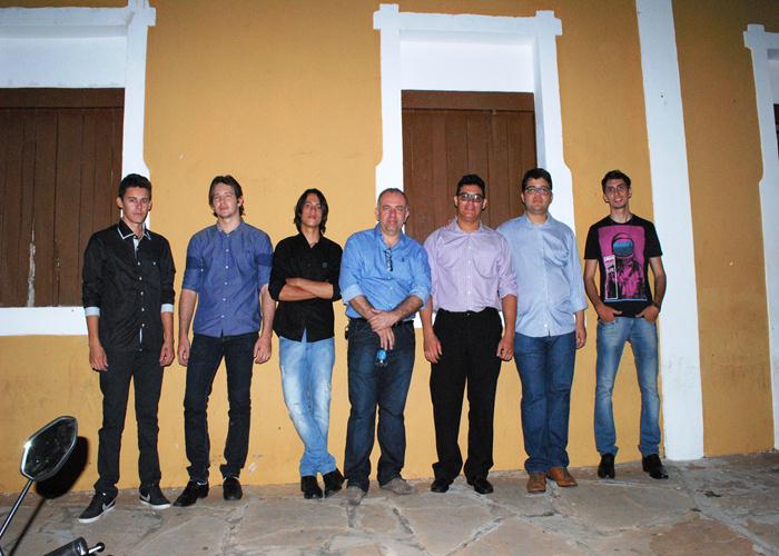 Banda Retrôp2 surpreende público com apresentação na boate Casarão  - Imagem 33