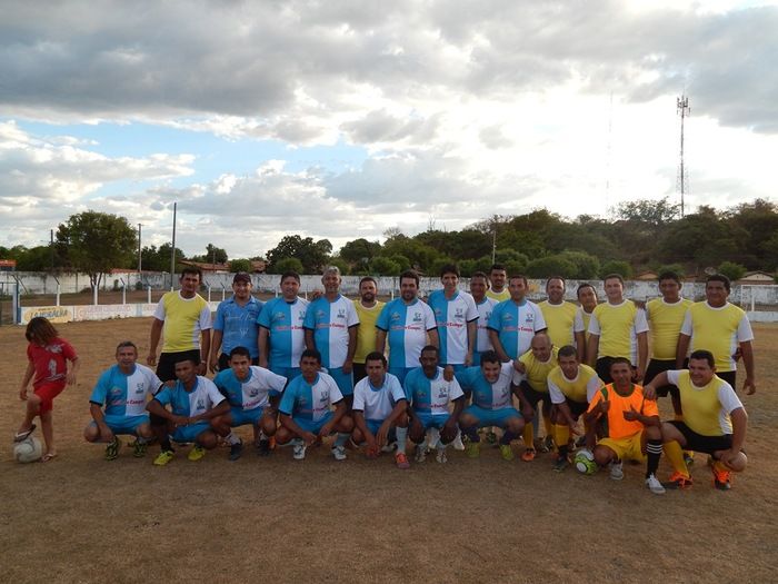 Mauro Galvão esteve com adolescentes e jogou com veterano. - Imagem 33