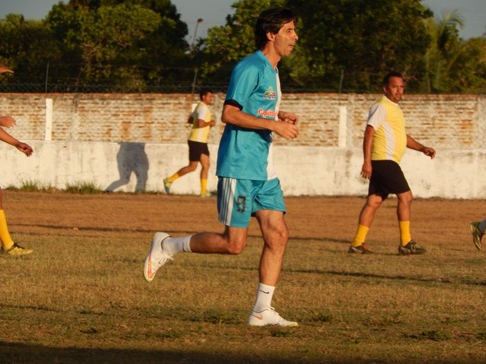 Mauro Galvão esteve com adolescentes e jogou com veterano. - Imagem 38