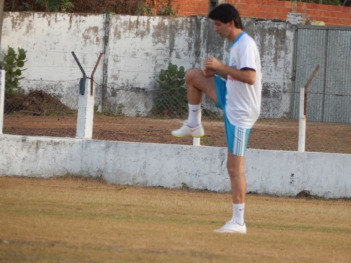 Mauro Galvão esteve com adolescentes e jogou com veterano. - Imagem 35