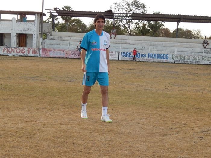 Mauro Galvão esteve com adolescentes e jogou com veterano. - Imagem 34