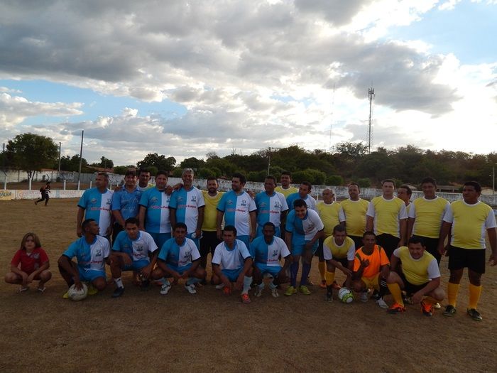 Mauro Galvão esteve com adolescentes e jogou com veterano. - Imagem 32