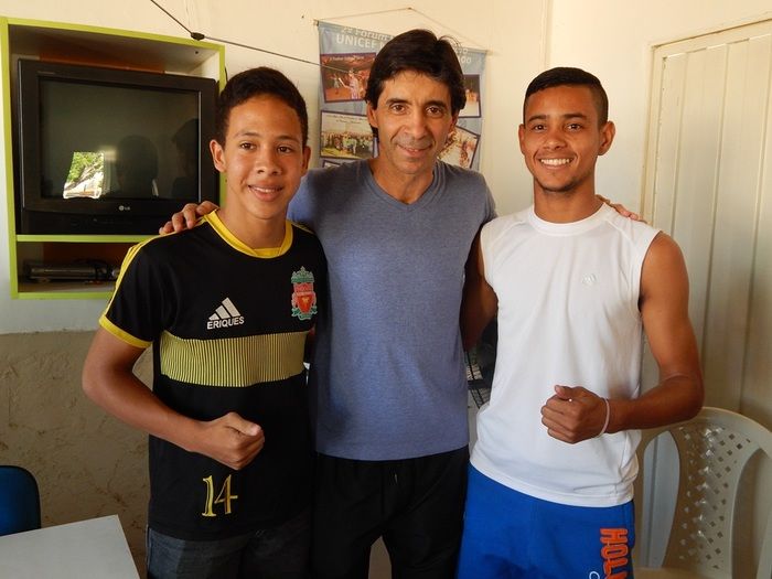 Mauro Galvão esteve com adolescentes e jogou com veterano. - Imagem 17