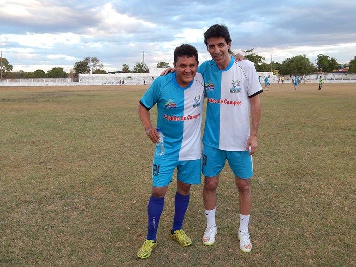 Mauro Galvão esteve com adolescentes e jogou com veterano. - Imagem 43