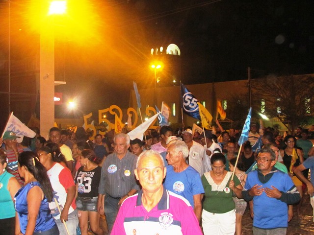 Capote e Nize arrastam multidão em grande carreata neste domingo - Imagem 10