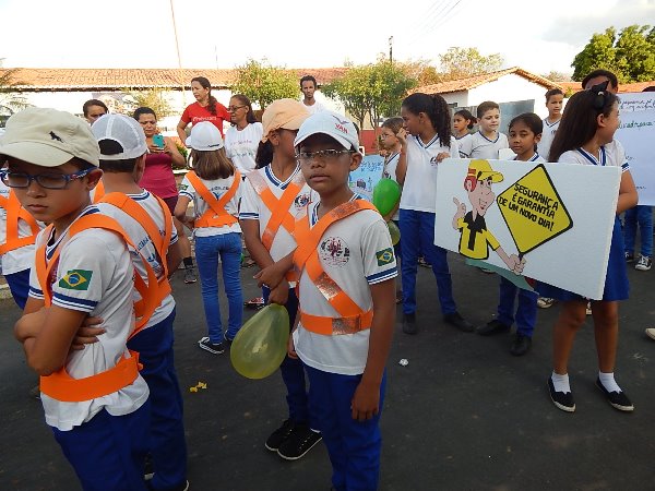 Educação de Lagoinha Realizou Caminhada sobre o Trânsîto - Imagem 10