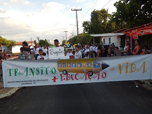 Educação de Lagoinha Realizou Caminhada sobre o Trânsîto - Imagem 6