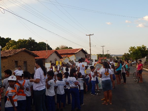 Educação de Lagoinha Realizou Caminhada sobre o Trânsîto - Imagem 12