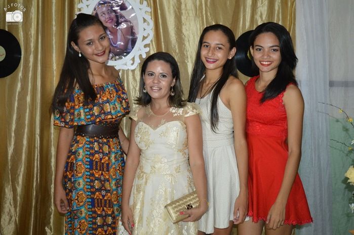 Família realiza aniversário de 15 anos para Taynara - Imagem 4