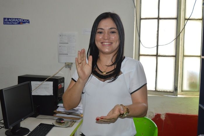 Equipe recepciona prefeito Moisés com um bolo surpresa - Imagem 8