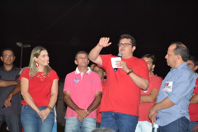 Venicio do Ó abre comitê com arrastão popular em Pimenteiras - Imagem 31