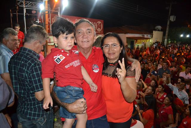 Venicio do Ó abre comitê com arrastão popular em Pimenteiras - Imagem 23