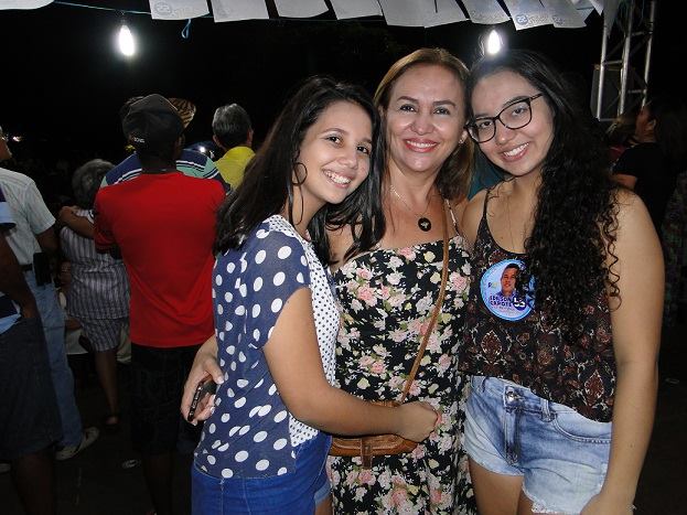 Capote arrasta multidão em grande comício no bairro Matadouro - Imagem 4