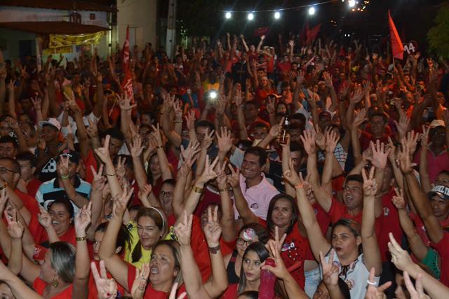 Venicio do Ó abre comitê com arrastão popular em Pimenteiras - Imagem 27
