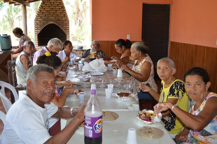Assistência Social realiza manhã de lazer aos idosos. - Imagem 58
