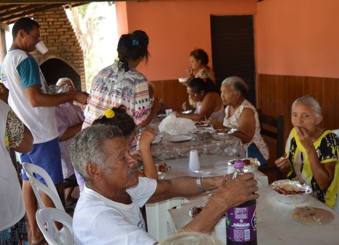 Assistência Social realiza manhã de lazer aos idosos. - Imagem 55