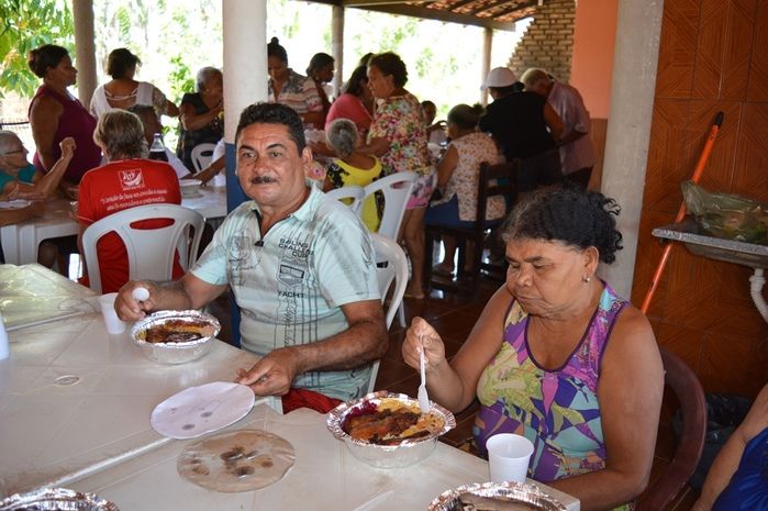 Assistência Social realiza manhã de lazer aos idosos. - Imagem 49