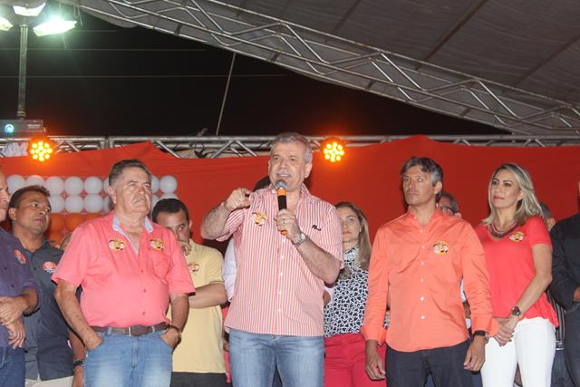 Coligação Muda Valença realiza comício no Novo Horizonte - Imagem 8