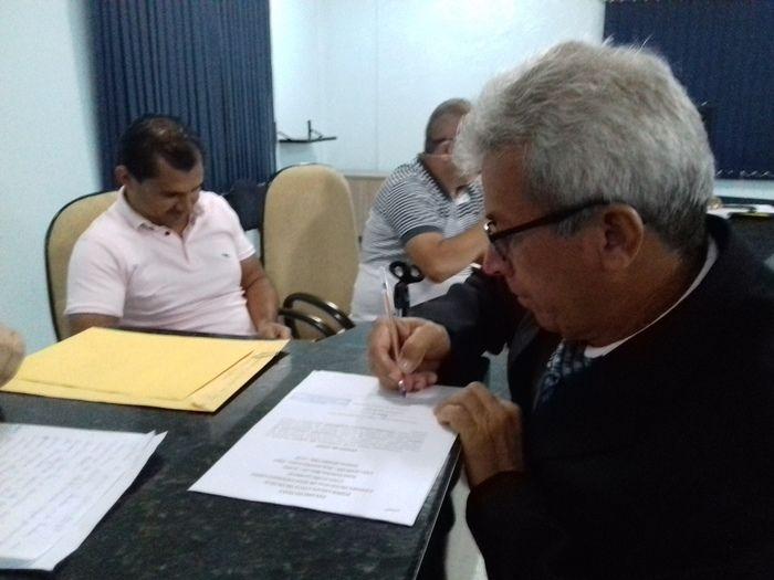 Vereador Toinho de Quincas toma posse em Dom Expedito Lopes. - Imagem 10