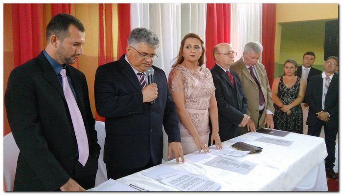  Prefeito Silva Júnior e seu vice Deuzim Aguiar são empossados - Imagem 9