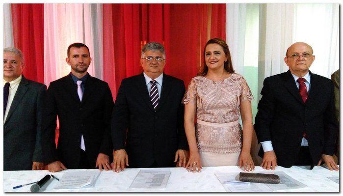   Prefeito Silva Júnior e seu vice Deuzim Aguiar são empossados - Imagem 41