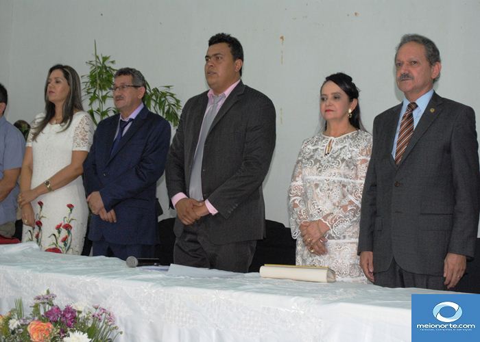 Alvimar Martins e Betinha Brandão são empossados pela câmara  - Imagem 38