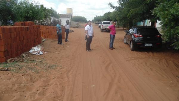 prefeito começa seus trabalhos visitando obras em Santo Inácio      - Imagem 10