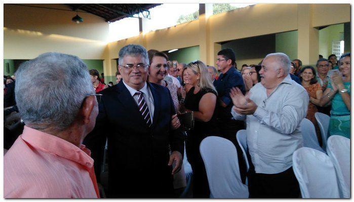   Prefeito Silva Júnior e seu vice Deuzim Aguiar são empossados - Imagem 2