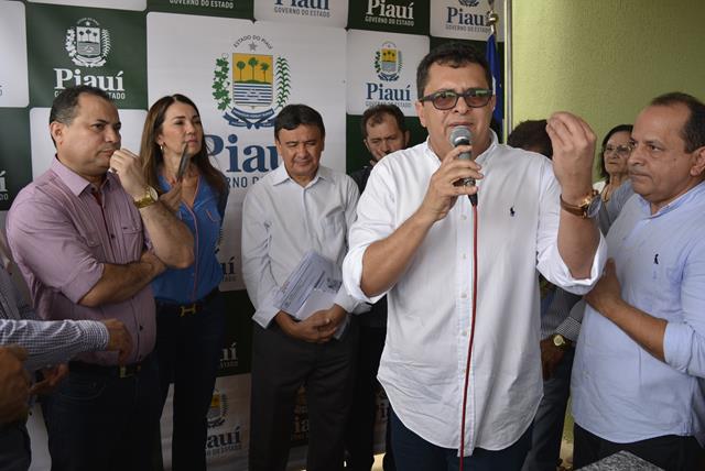 Governador Wellington Dias visita Valença, Pimenteiras e Lagoa do S - Imagem 15