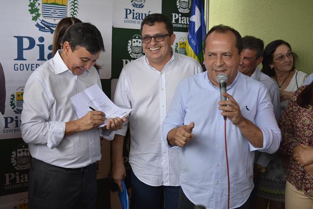 Governador Wellington Dias visita Valença, Pimenteiras e Lagoa do S - Imagem 12