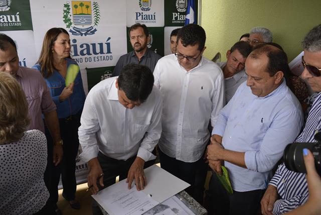 Governador Wellington Dias visita Valença, Pimenteiras e Lagoa do S - Imagem 16