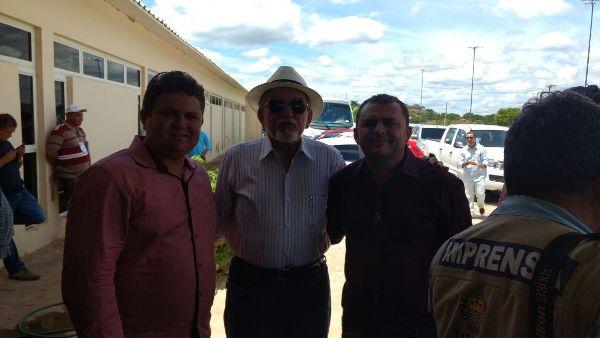 Prefeito de Santo Inácio Tairo participa de solenidade em Oeiras - Imagem 3