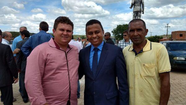 Prefeito de Santo Inácio Tairo participa de solenidade em Oeiras - Imagem 4