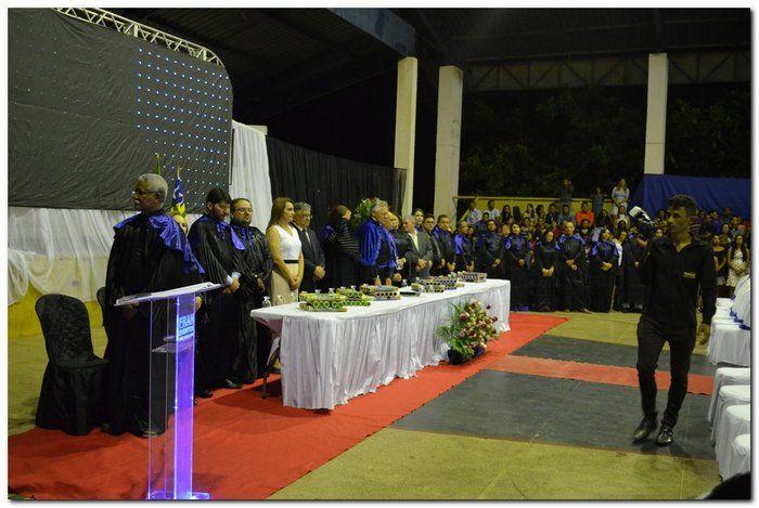 Cerca de 90 alunos colaram grau em Inhuma - Imagem 2