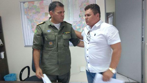 Prefeito de Santo Inácio solicita viatura ao comandante da policia - Imagem 7