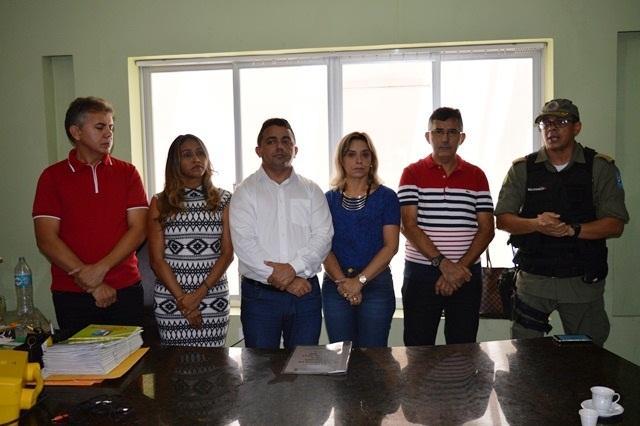 Prefeito Ribinha lança Carnaval 2017 em Campo Maior  - Imagem 1