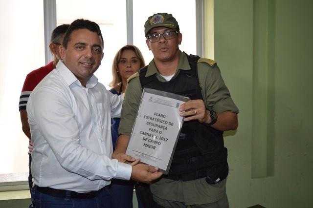 Prefeito Ribinha lança Carnaval 2017 em Campo Maior  - Imagem 2