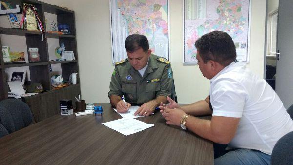 Prefeito de Santo Inácio solicita viatura ao comandante da policia - Imagem 5