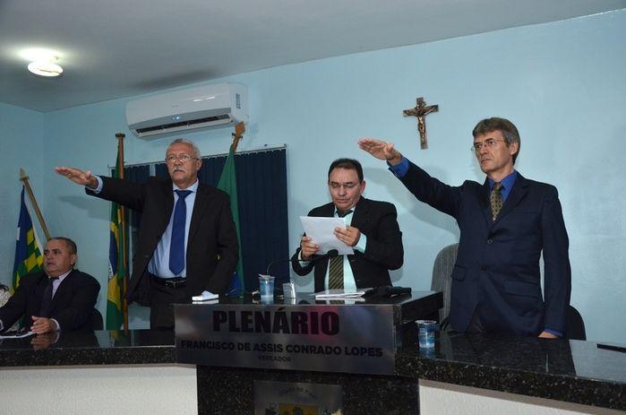 Prefeito Valmir Barbosa toma posse em Dom Expedito Lopes. - Imagem 59