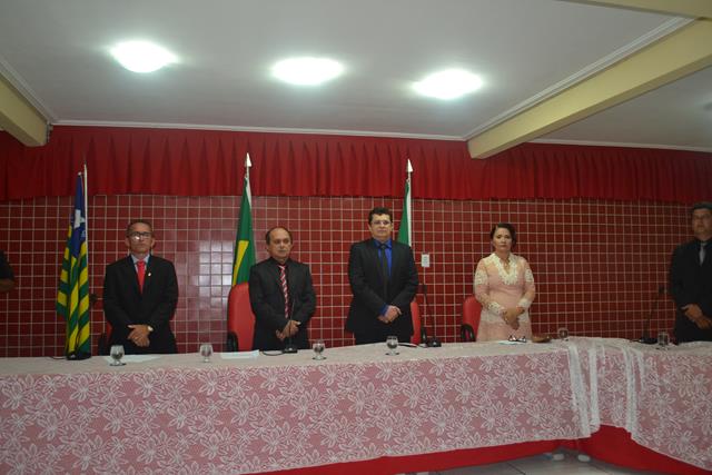 Venicio do Ó e Lucia Lacerda são empossados em Pimenteiras - Imagem 3