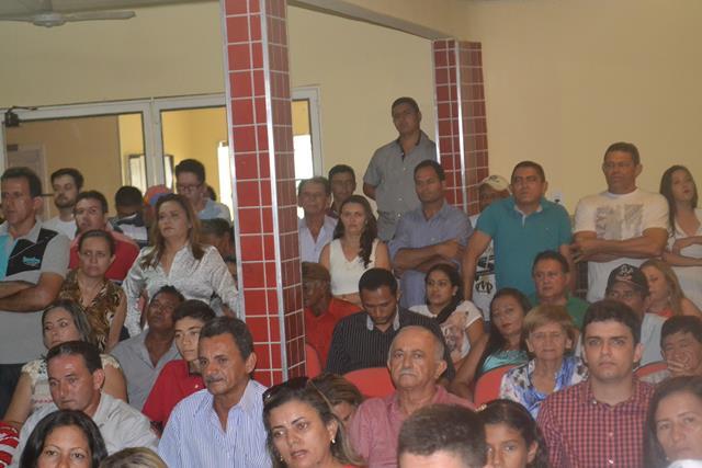 Venicio do Ó e Lucia Lacerda são empossados em Pimenteiras - Imagem 10