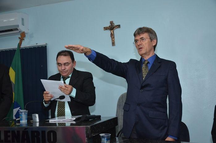 Prefeito Valmir Barbosa toma posse em Dom Expedito Lopes. - Imagem 60