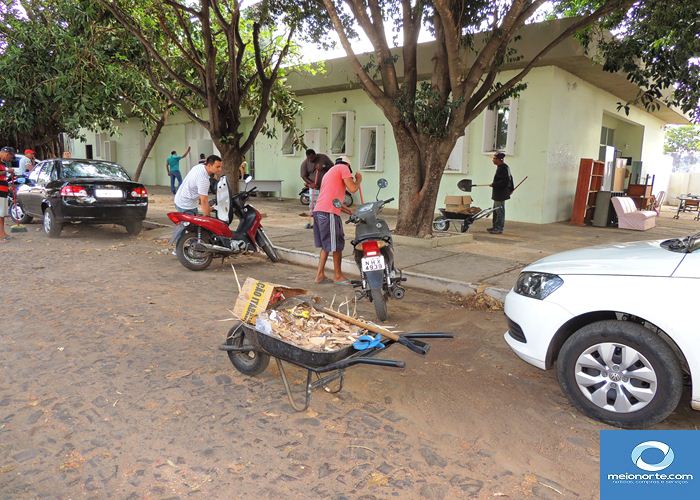 Trabalho emergencial na limpeza da cidade já teve início   - Imagem 6