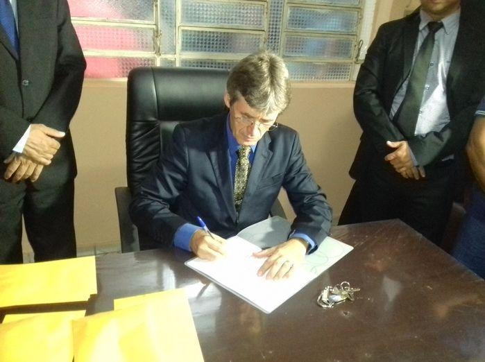 Prefeito Valmir Barbosa toma posse em Dom Expedito Lopes. - Imagem 39