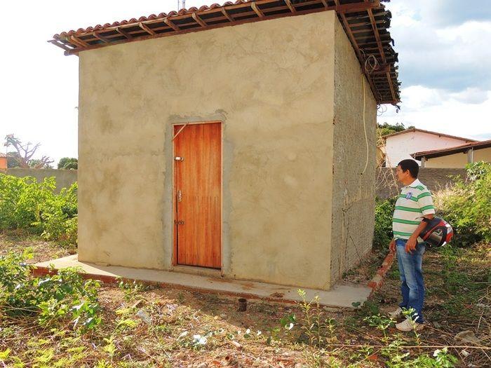 Vândalos arrebentam porta do local onde ficam equipamentos de Tvs - Imagem 4