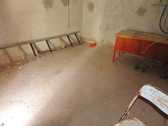 Vândalos arrebentam porta do local onde ficam equipamentos de Tvs - Imagem 10